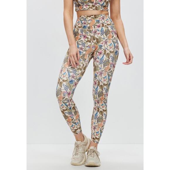 Kavala collective Lua leggings, Paradiso sand Size Small FITS XS - Picture 3 of 11